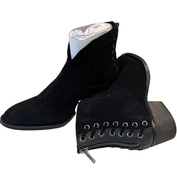 Journee Signature Arika Black Suede Back Zip Ankle Booties Size 8 New - Picture 1 of 11